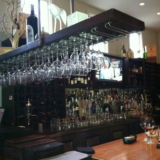 Photo taken at Darren&#39;s Restaurant &amp; Bar by Linda C. on 6/19/2012