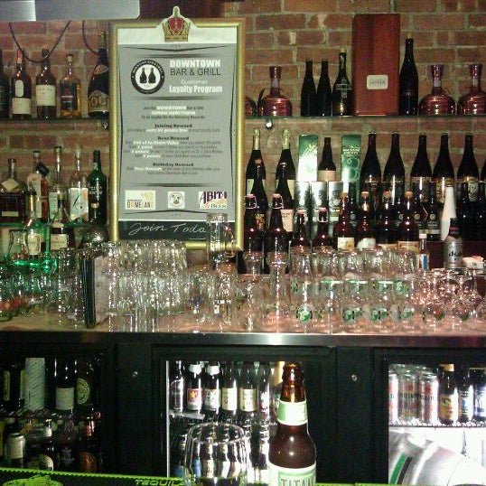 8/30/2011にNick T.がDowntown Bar &amp; Grillで撮った写真
