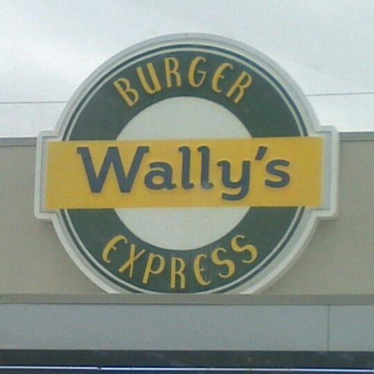 Foto scattata a Wally&#39;s Burger Express da Kiosha B. il 12/21/2011