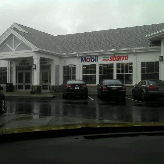 รูปภาพถ่ายที่ Milford Service Plaza (Northbound) โดย Cheryl A. เมื่อ 5/22/2012