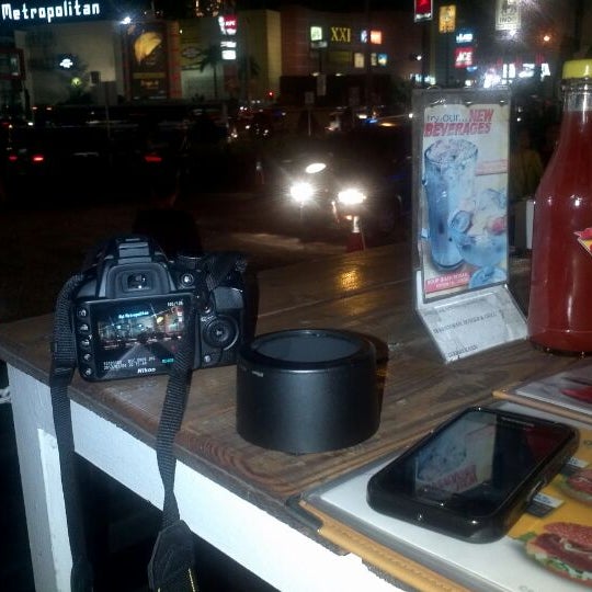 Foto scattata a Burger &amp; Grill da Bayu M. il 2/4/2012