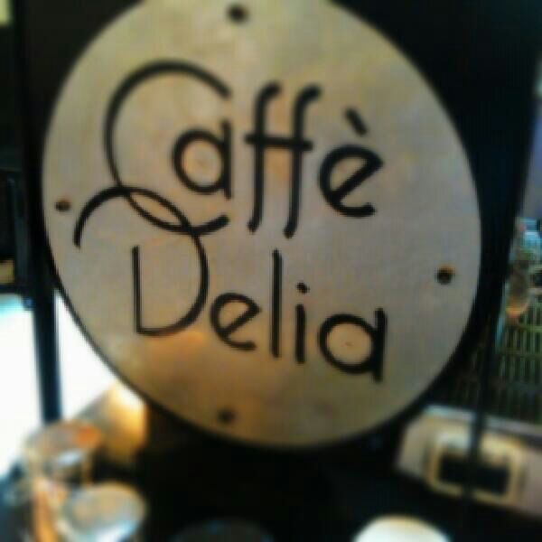 Снимок сделан в Caffe Delia пользователем Eric &#39;Otis&#39; S. 3/17/2012