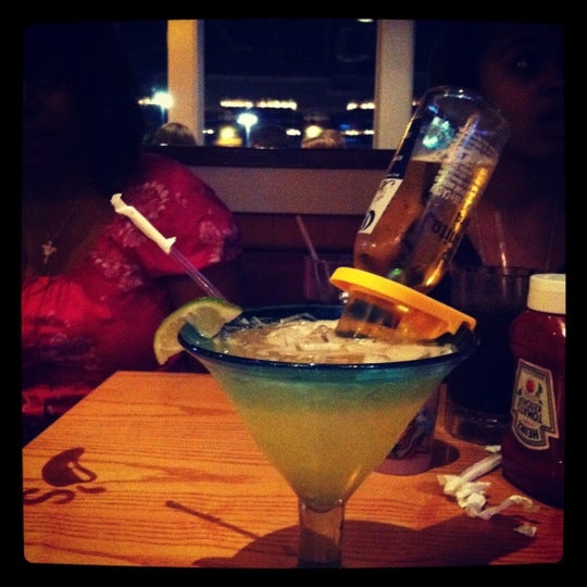 Photo taken at Chili&#39;s Grill &amp; Bar by Peterson F. on 5/13/2012