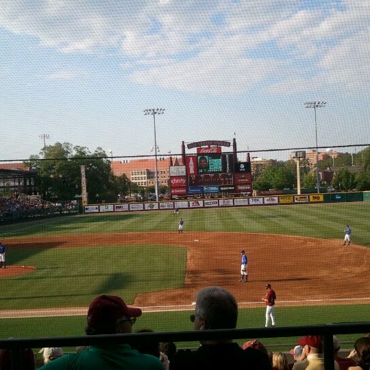Стадион мичиган. Таджикиста филд зе френдшип. Martin field. Сент луис театр. Айдой филд.