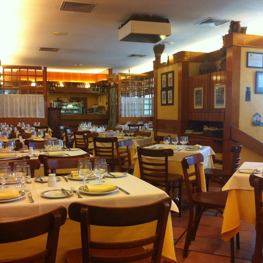 Foto tomada en Restaurante Capitolina  por Jose U. el 2/16/2012