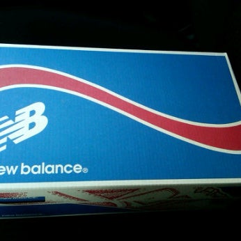 รูปภาพถ่ายที่ New Balance โดย Jose C. เมื่อ 2/26/2012