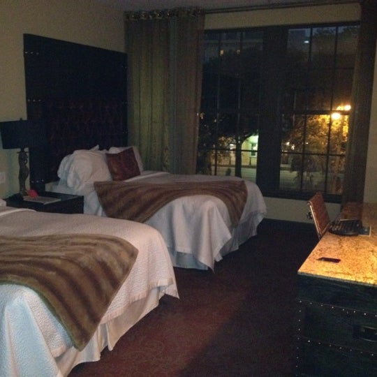 Das Foto wurde bei The Bohemian Hotel Savannah Riverfront, Autograph Collection von Chris B. am 9/8/2012 aufgenommen