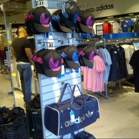 Batavia Stad Fashion Outlet - VIA Outlets
