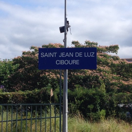 Photos à Gare SNCF de SaintJeandeLuz Ciboure Place de Verdun