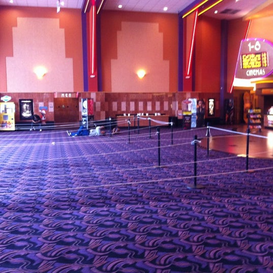 Regal Riverside Plaza Magnolia Center 3535 Riverside Plaza Drive'da