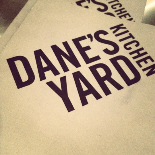 Das Foto wurde bei Dane&#39;s Yard Kitchen von Greg B. am 8/25/2012 aufgenommen