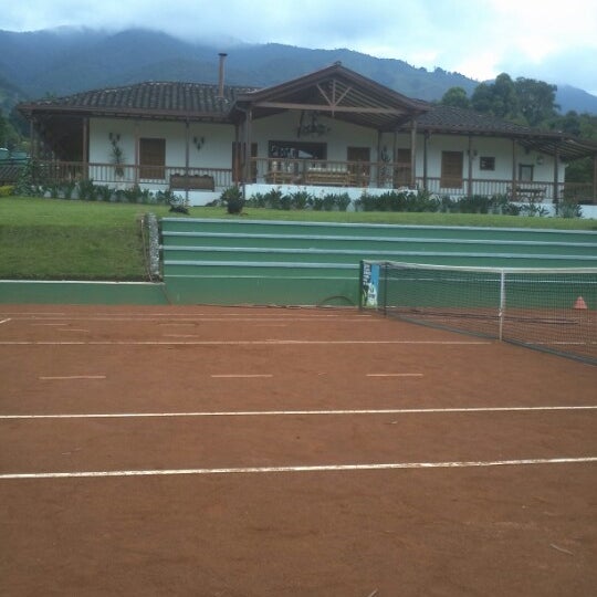Club Jacaranda теннисные корты