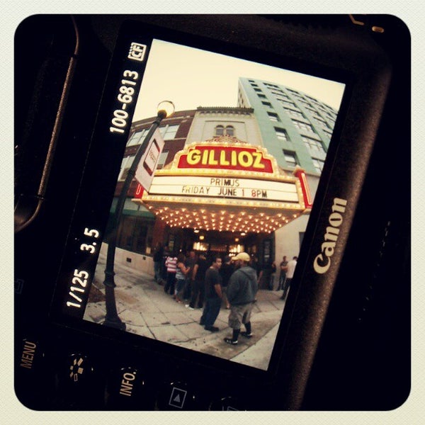 รูปภาพถ่ายที่ Gillioz Theatre โดย Jarreth H. เมื่อ 6/2/2012