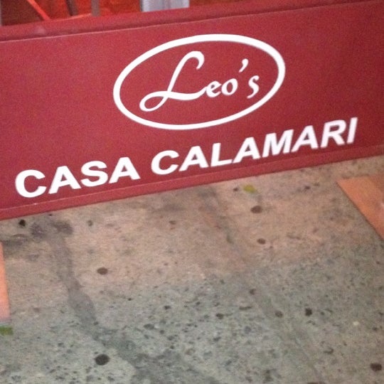 รูปภาพถ่ายที่ Leo&#39;s Casa Calamari โดย Anthony G. เมื่อ 4/13/2012