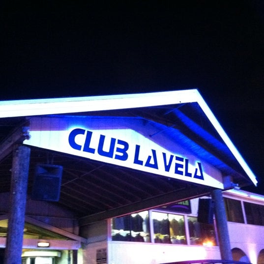รูปภาพถ่ายที่ Club La Vela โดย Lauren C. เมื่อ 8/12/2012