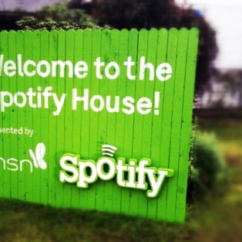Foto tomada en Spotify House  por Robert R. el 3/16/2012