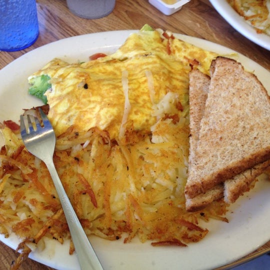 Photos at Peanuts Deluxe Cafe Downtown San Jose 29 tips from 805