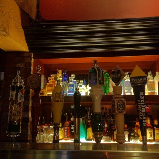 Photo taken at BJ&#39;s Restaurant &amp; Brewhouse by Gary G. on 7/8/2012