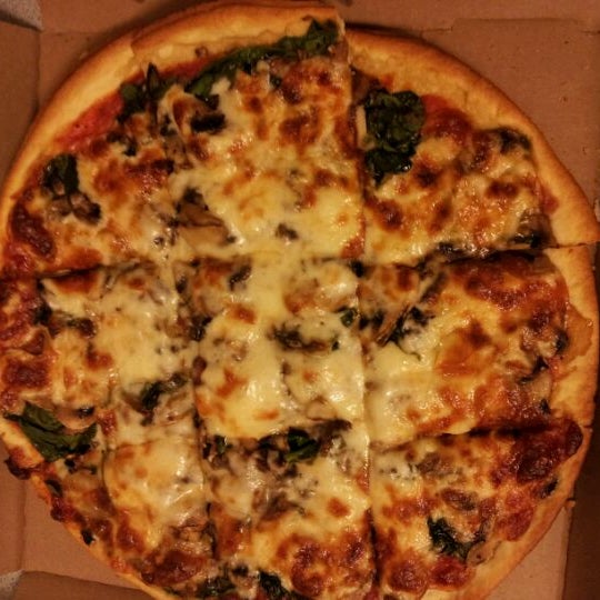 Снимок сделан в Tedino&#39;s Pizzeria пользователем Rachel M. 7/1/2012