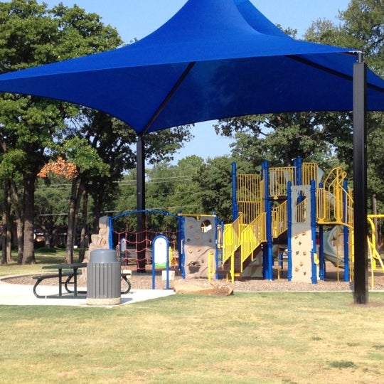 Woodland West Park Park in Arlington