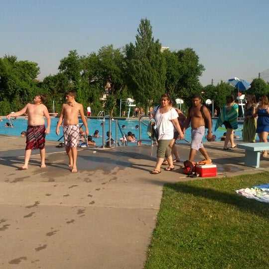 Palisades Park Swim Club Bergen에서 수영장일에서의 사진