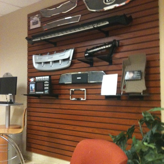 Photos at Greenway Kia West Auto Dealership in Orlando