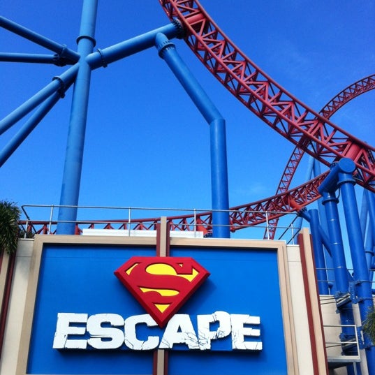 Photo taken at Superman Escape by YikYang C. on 7/5/2012