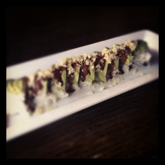 Photo prise au Usagi Ya Sushi &amp; Pan-Asian par Ryland M. le7/17/2012