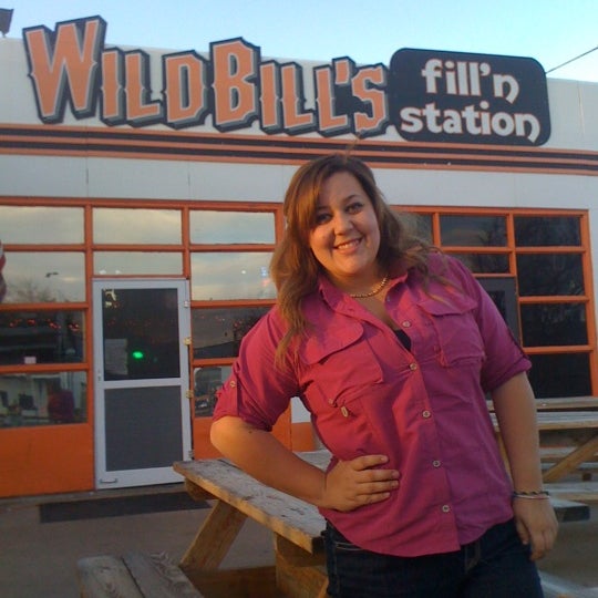 Foto tomada en Wild Bill&#39;s  por Libbie P. el 3/12/2012
