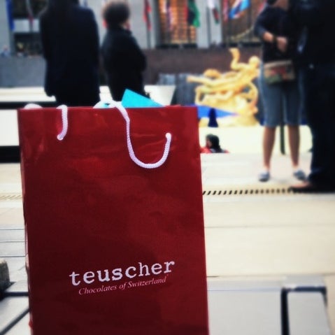 5/11/2012 tarihinde Sankeerth A.ziyaretçi tarafından teuscher Chocolates - Rockefeller Center'de çekilen fotoğraf