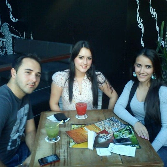 10/27/2011 tarihinde Wanessa O.ziyaretçi tarafından Santillana Lounge Bar'de çekilen fotoğraf