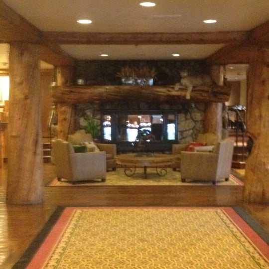 Foto tomada en Snake River Lodge &amp; Spa  por Renelle M. el 5/18/2012