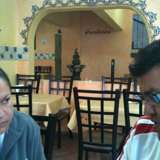 6/3/2012にAdair N.がTaquerias Las Palomasで撮った写真