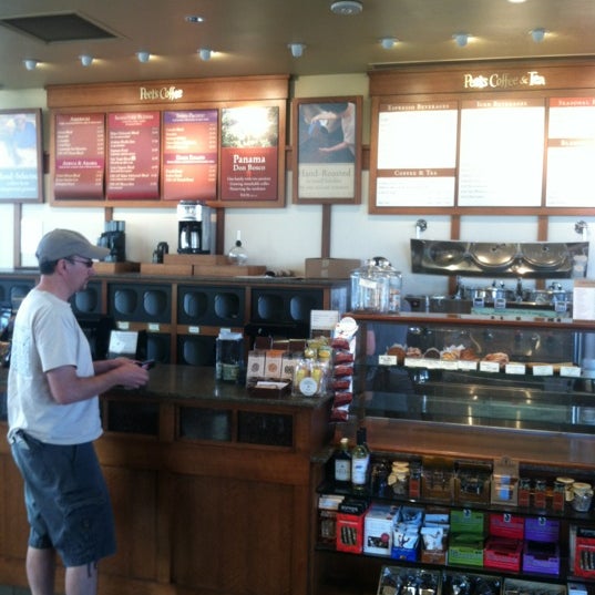 Photo taken at Peet&#39;s Coffee &amp; Tea by Brian I. on 10/5/2011