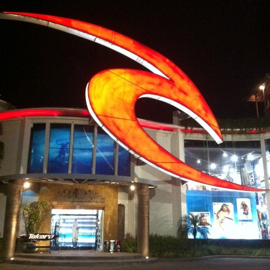 Photo taken at Rip Curl Sunset Road Store (RCJS) by R2y on 10/2/2011