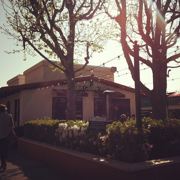Photo taken at The Coffee Bean &amp; Tea Leaf by Susie O. on 3/14/2012