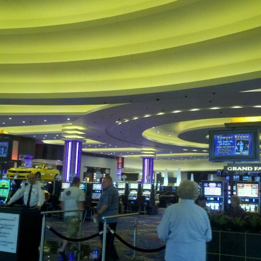 Foto tomada en Grand Falls Casino  por Samantha G. el 8/24/2011