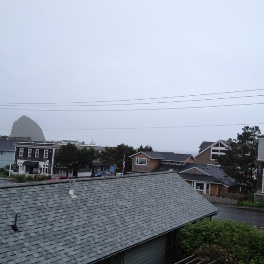 Photos At Sea Breeze Court Cannon Beach Or Photo Taken At Sea Breeze Court By Megan H On 5 31 2017