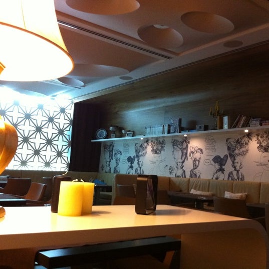 8/2/2011にKatya P.がPyjama restaurant &amp; loungeで撮った写真