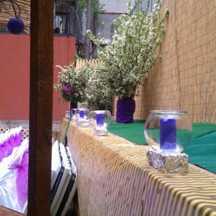 Photo taken at El Kallejon Wine and Tapas Bar by Sergio P. on 2/5/2012