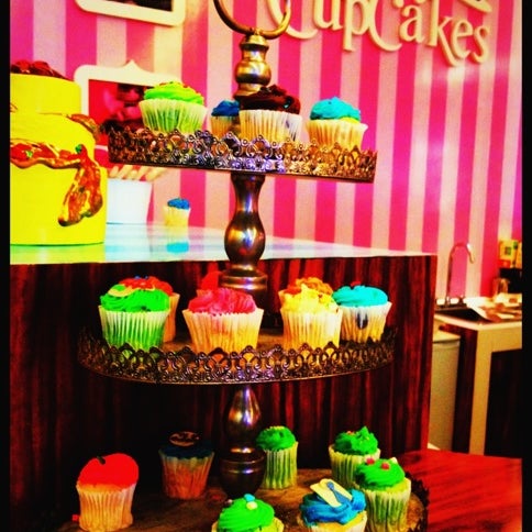 Photo taken at Merry Cupcakes by Carla Erika U. on 7/1/2012