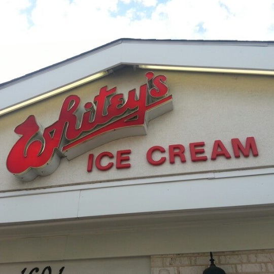 Photo taken at Whitey&#39;s Ice Cream by Travisimo! on 8/14/2012