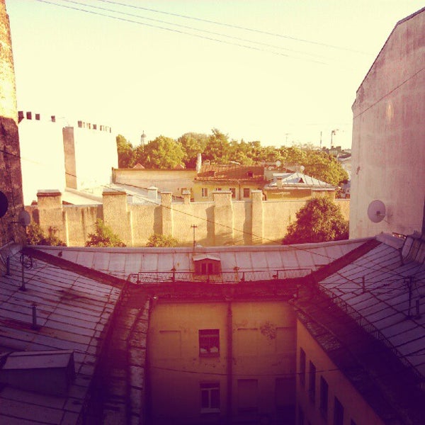 Das Foto wurde bei Lemonade Roof von Flikka am 8/18/2012 aufgenommen