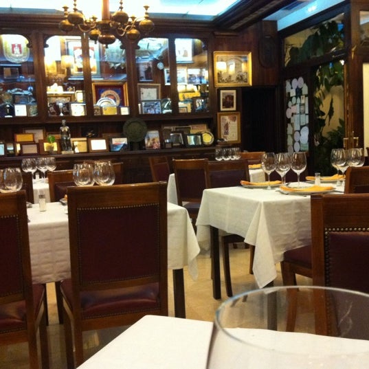 Photo taken at Restaurante Virrey Palafox by Javier V. on 3/30/2012