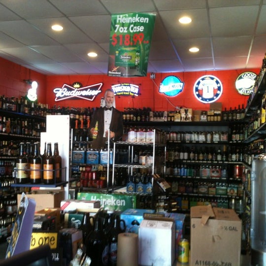 7/9/2012에 Jess G.님이 Tri-Boro Beverage &amp; Distribution Co에서 찍은 사진