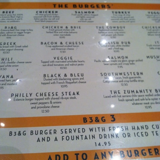 Foto tirada no(a) Broadway Burger Bar &amp; Grill por Kelly B. em 7/30/2012