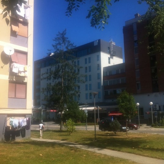 Foto tirada no(a) Hotel Turist por Hrvoje B. em 8/28/2012