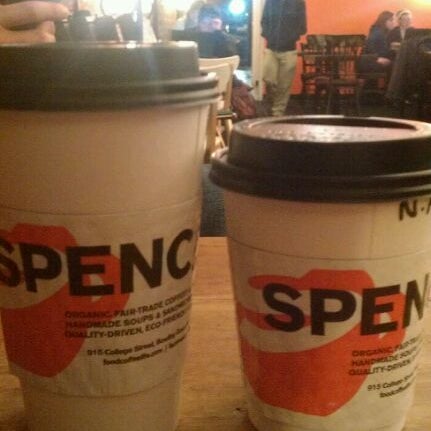 Foto tirada no(a) Spencer&#39;s Coffee por Steven P. em 11/17/2011