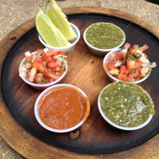 5/31/2012 tarihinde Iryna A.ziyaretçi tarafından Lime Fresh Mexican Grill'de çekilen fotoğraf