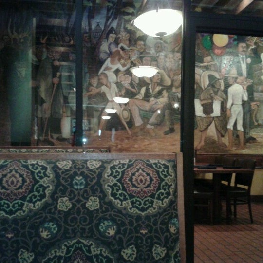 รูปภาพถ่ายที่ Abuelo&#39;s Mexican Restaurant โดย Jay J. เมื่อ 9/10/2012